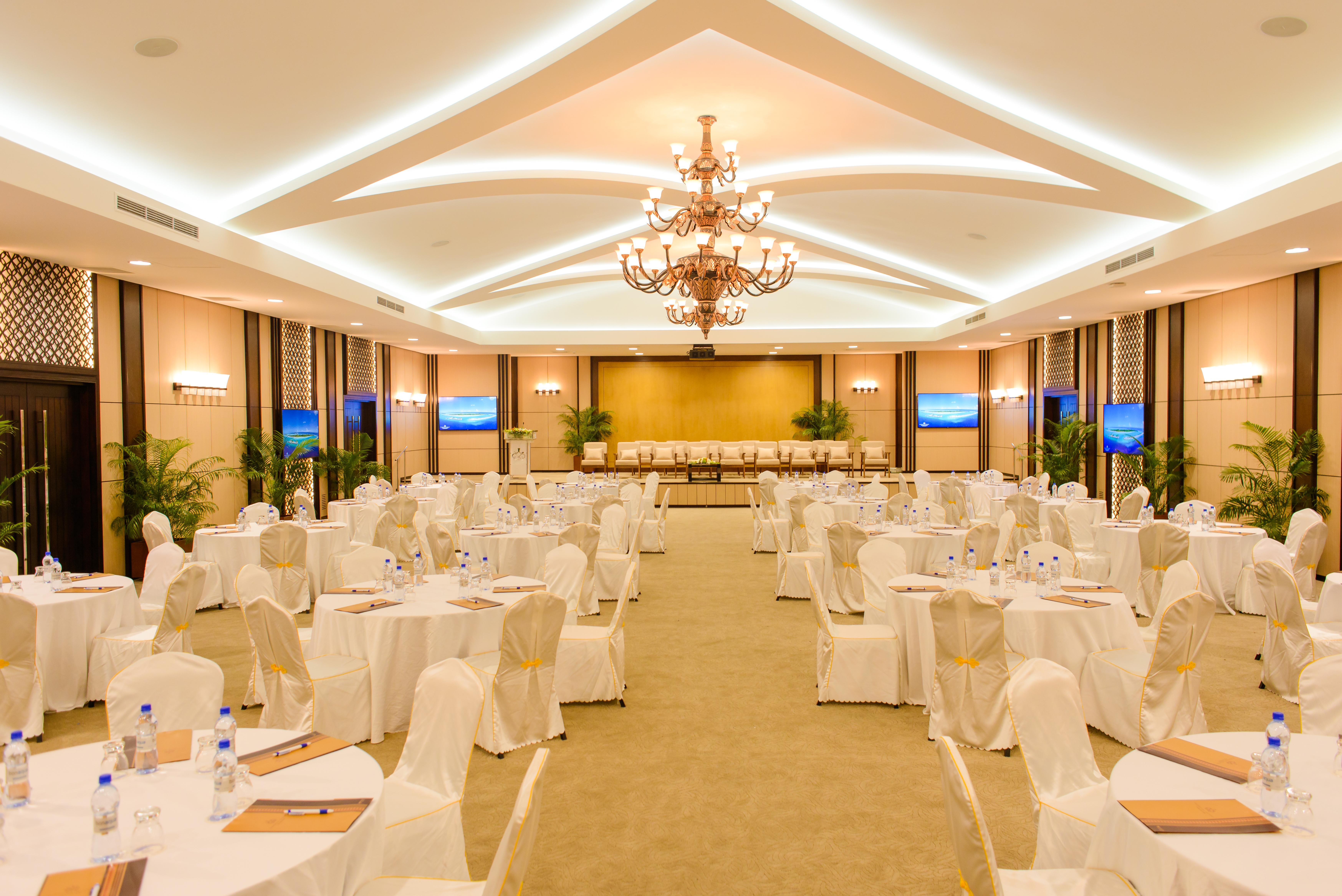 Villa Nautica Paradise Island Resort Himmafushi Esterno foto The Grand Ballroom